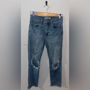 Womens Levi’s waist 27